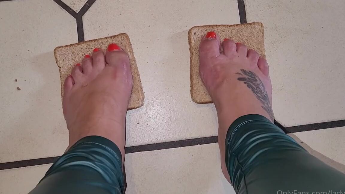 Lady Shayqoscuckoldress Nicknamed Ladyshay 06 28 2025 Onlyfans Video Want Some Toast Dz