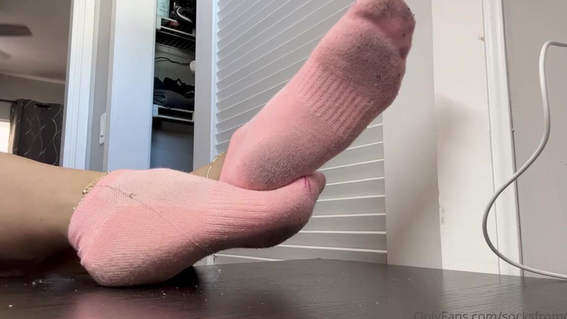Obeydiosa Nicknamed Obeydiosax Foot Fetish 11 03 2022 Onlyfans Video 3 Minute Sock Removal And Denial