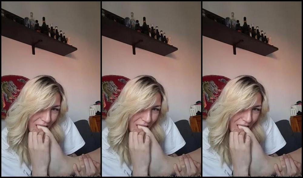 Laamiss23 Nicknamed Lamiss23 07 13 2022 Onlyfans Video Una Bella Leccata Di Piedi Solo Per Voi