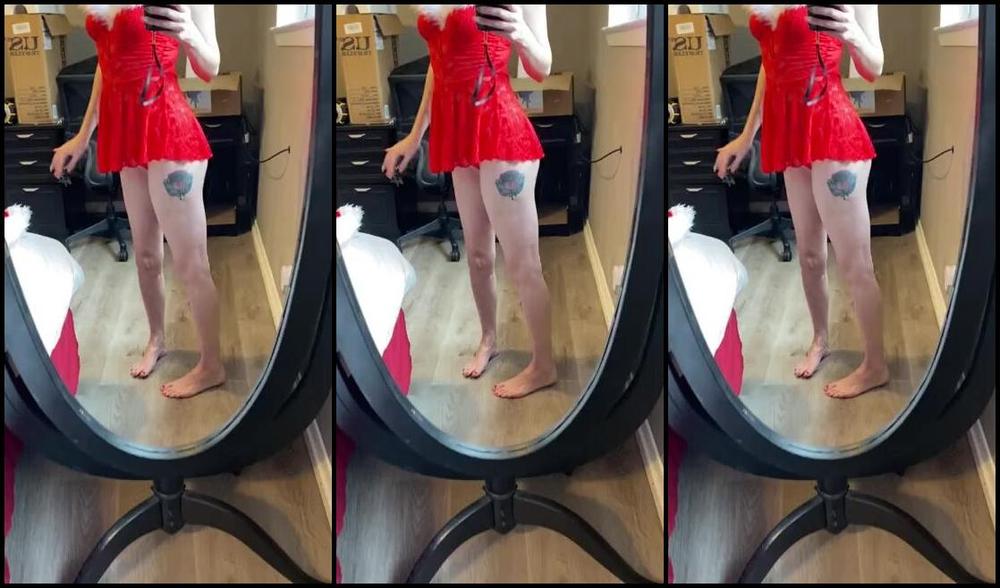 Tickles Soft Soles Nicknamed Ticklessoftsoles Onlyfans I Can T Believe Christmas Is Just Around The Corner Where Did December