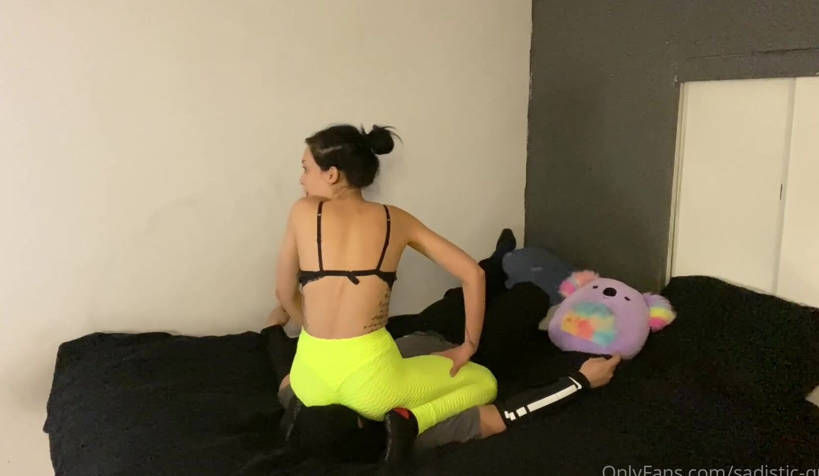 Sadistic Queen Sadistic Headscissor Facesitting Domination Hd P Time To Break My Slaves Neck I