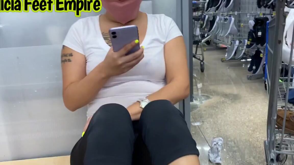 Alicia Feet Onlyfans Wal Mart Foot Perv At It Againp