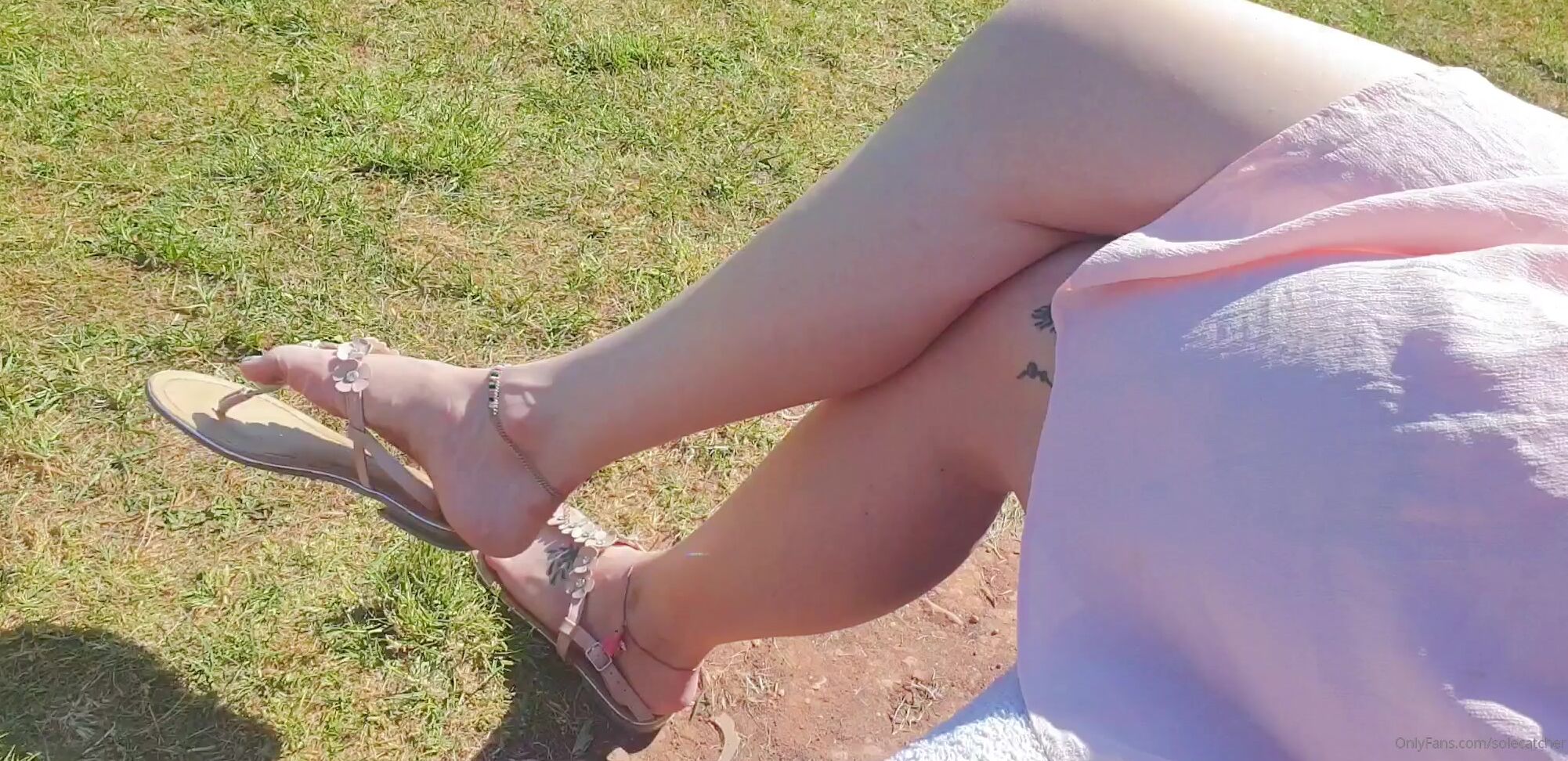 Solecatcher A Foot Goddess On A Public Bench Dangling