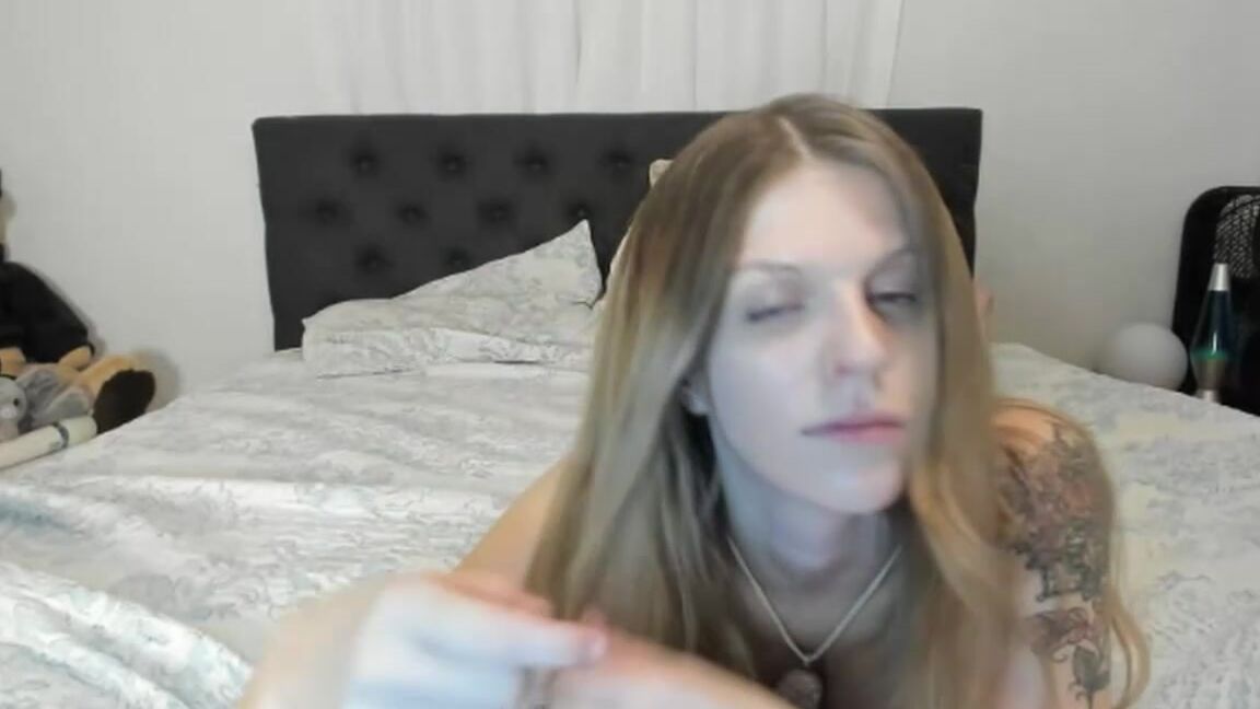 Meganholly Camshow Showing My Butthole