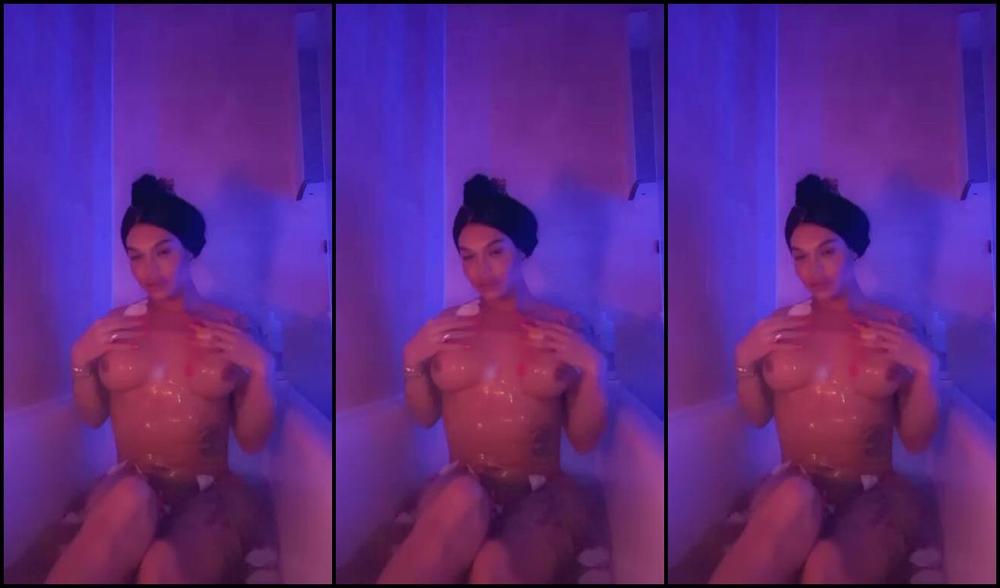 Magalylilith 3584863138 12 17 2024 Taking A Shower To Look Beautiful For You