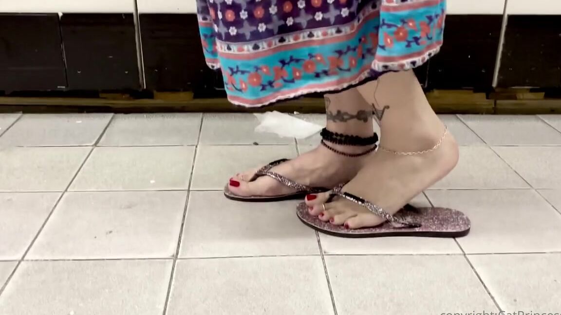 Catprincessfeet Onlyfans Laundromat Feetyes They Were Watching What Would U Do