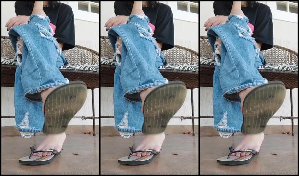 Sweetprincesscandy Nicknamed Sweetprincesscandy Onlyfans Playing With My Flipflops In Two Speeds Cause I Think It Looks Fun Speed