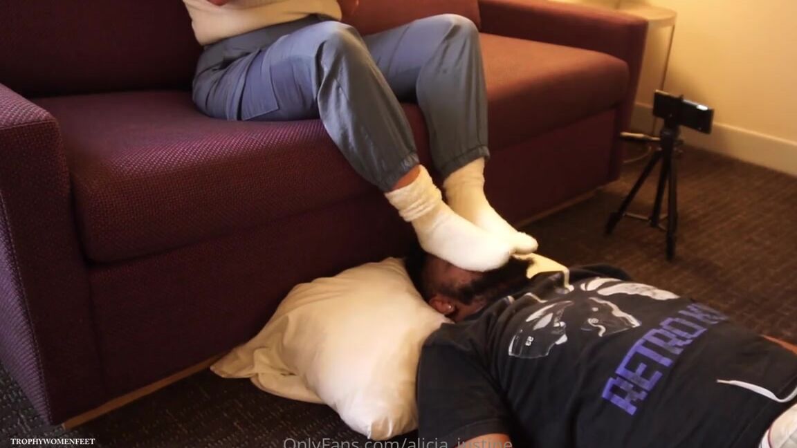 Alicia Justine Nicknamed Alicia Justine 03 05 2025 Onlyfans Video I Smothered Him With My Stinky Socks