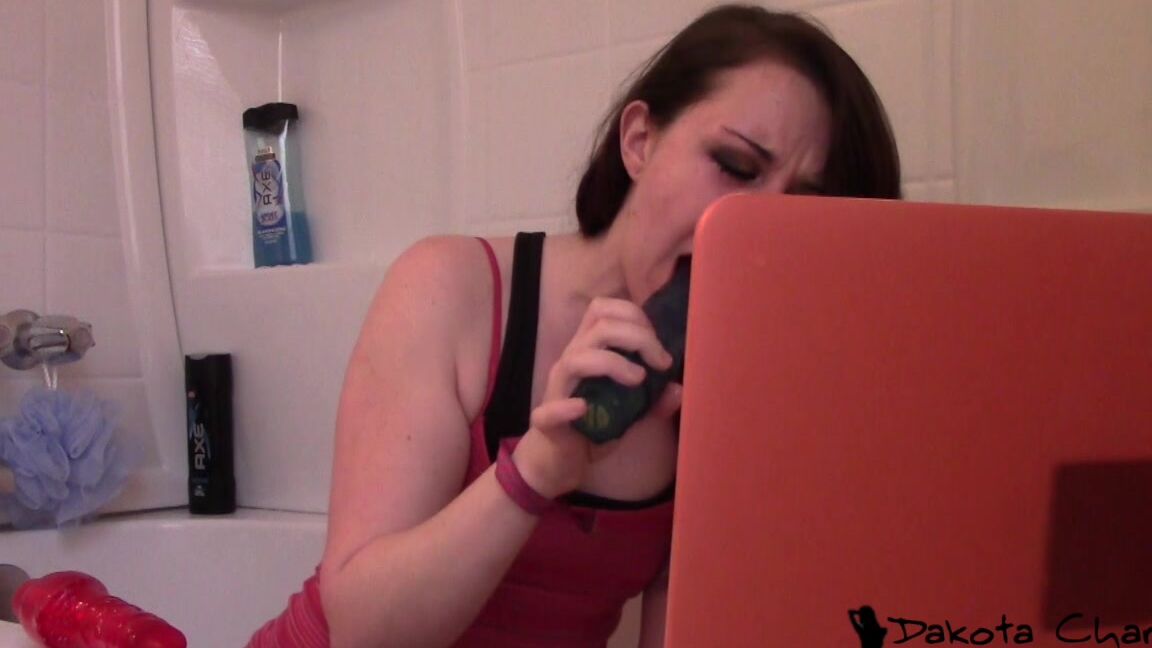 Dakotacharmsxxx Gagging Makes Dakota Cry