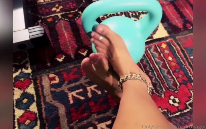 Mistress Desideria Godiva Nicknamed Padronagodiva 06 30 2023 Onlyfans Video L Ancella Si Allena Per Fare Foot Job