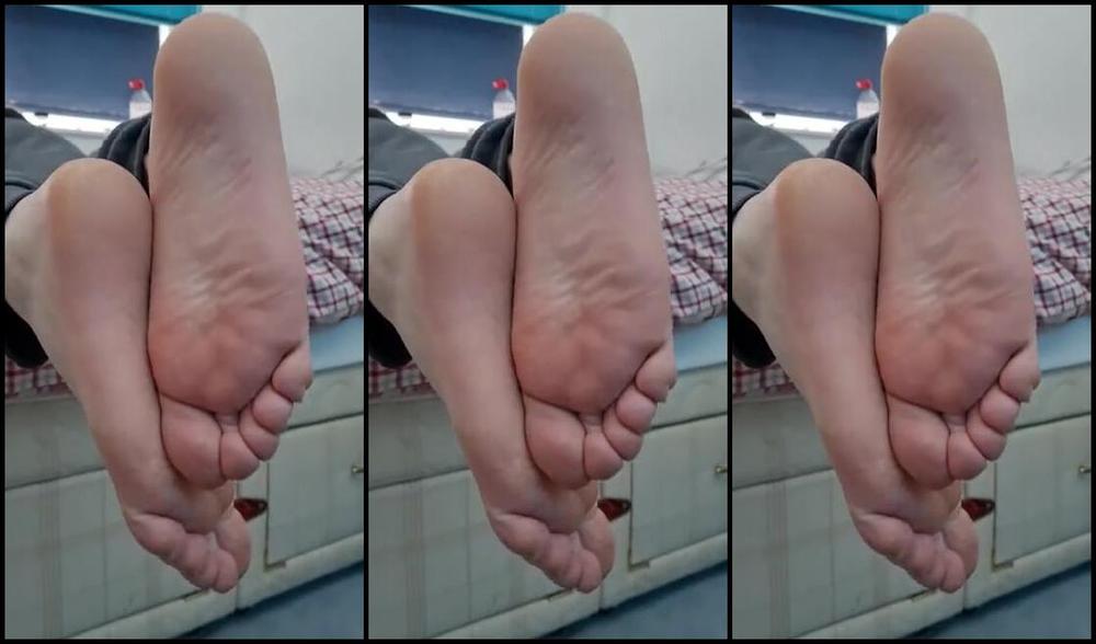 The Foot Dungeon Nicknamed The Foot Dungeon Onlyfans A Close Up Of The Soles You Spend Your Days Dreaming About And Jerking Off