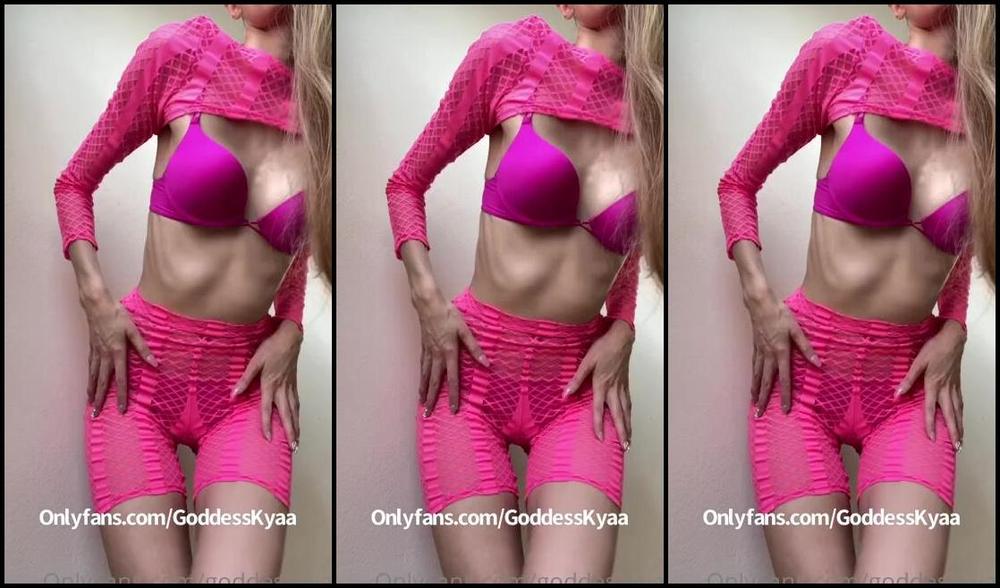 Goddess Kyaa Nicknamed Goddesskyaa Onlyfans How Horny Do I Make You I Tend To Have This Affect On People Men Of Coursebut Women Too And