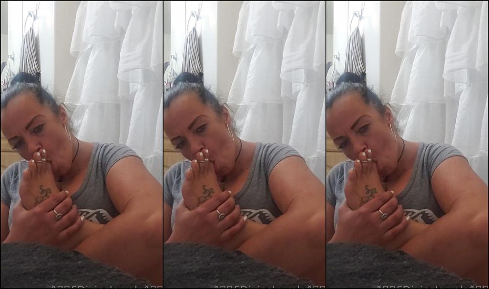 Dixiesjewels I Love Sucking On Well Alot But In This Self Worship Video My Sexy Soles And