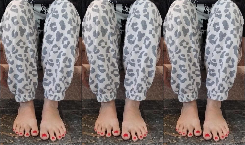 Jadezfeetplus 2052916259 03 12 2021 Shoe Put On Friday 312 Quick Put On Today New Neighbor Is Coming Over Any Minute Amp I