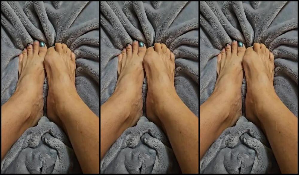 Flirtygirl370Z Nicknamed Flirtygirl370Z Onlyfans Happy Toesday Moans