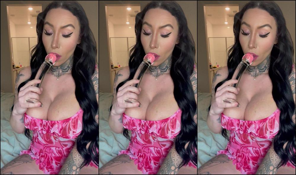 Darkgoddezz 2774150726 02 13 2023 It S Almost Valentines Day Lets Spend It Together Check Your Dms For The Full