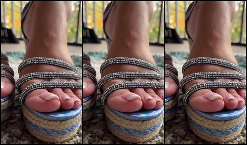 Latinasolez Nicknamed Latinasolez Foot Fetish 07 28 2024 Onlyfans Video Couldnt Decide Between These Two So Got Both