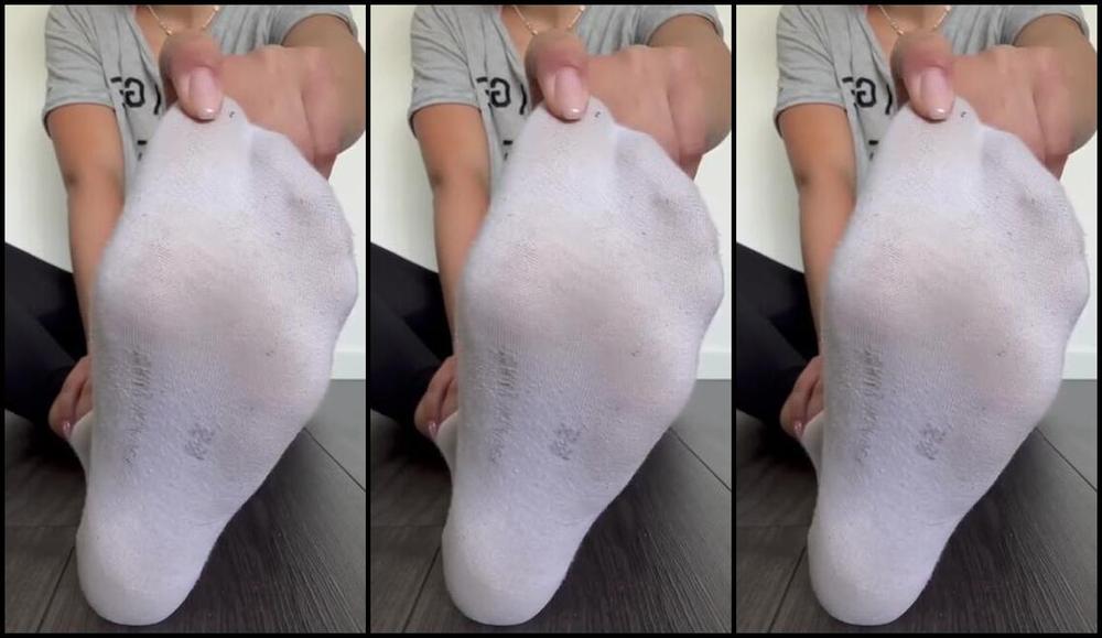 Sarina Jones Nicknamed Sarinajones 07 04 2024 Onlyfans Video I Just Came Home From The Gym Can You See How Sweaty My Feet Are You