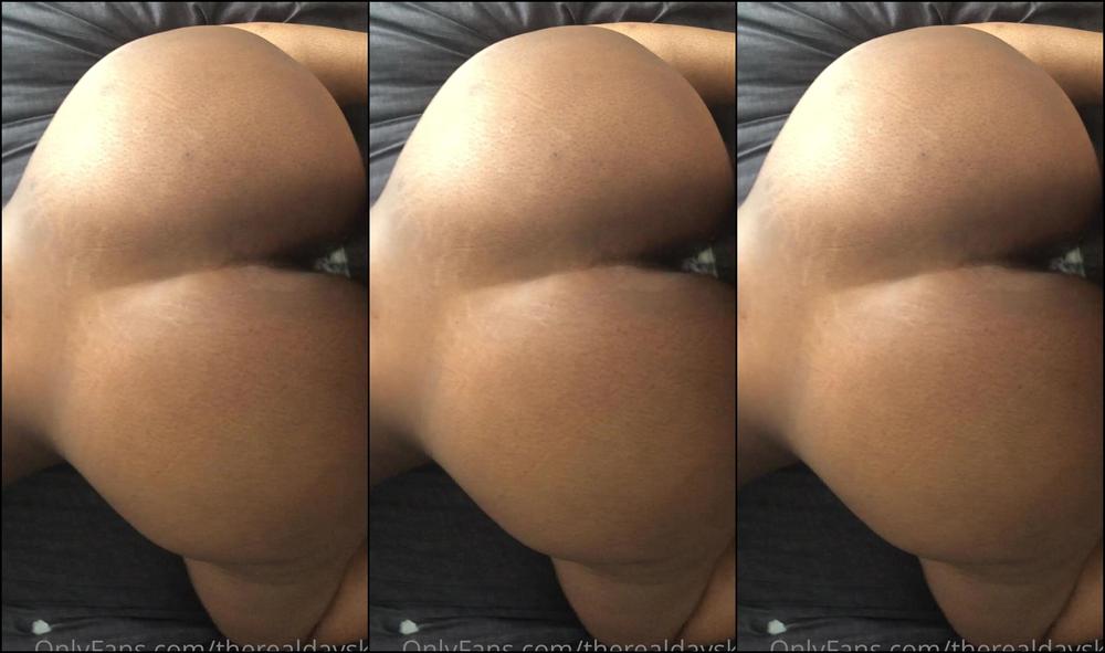 therealdayskii-08-07-2021-2157331928-busting-down-a-random-fan-chick-who-i-took-a-picture-with-in-mcdonald-s-she-was-so-f