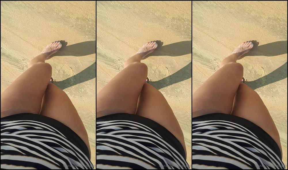 Penelopa On The Beach Desperate