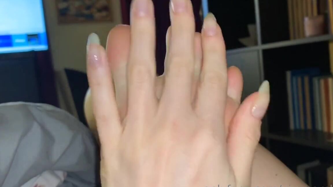 Vixenarches Onlyfans Little Video Of My Soles And Long Toenails