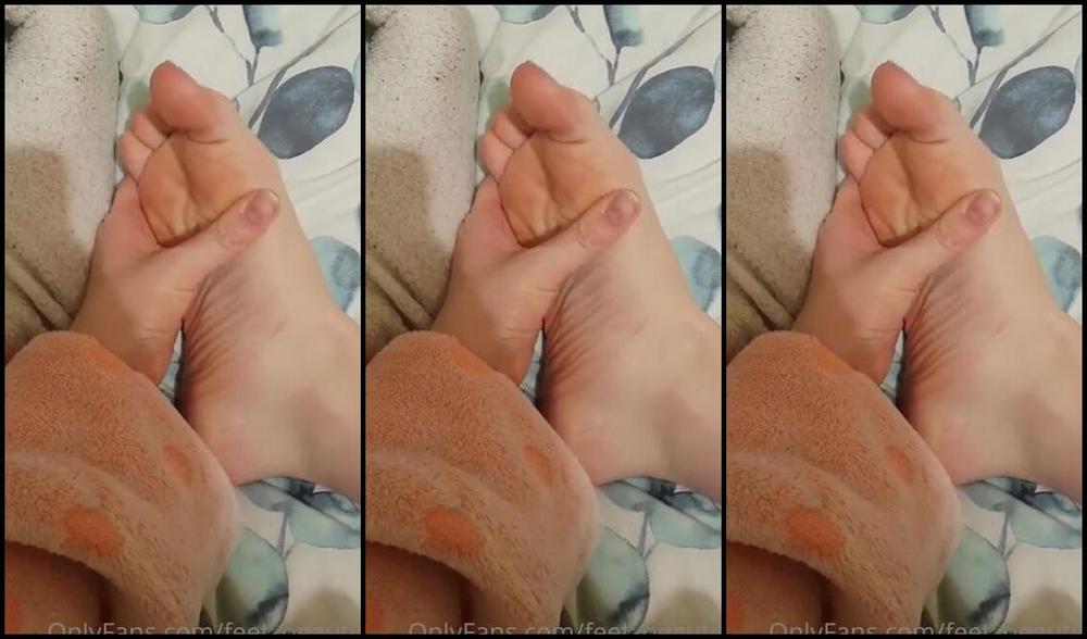 Feet Beautyx Nicknamed Feet Beautyx 03 08 2021 Onlyfans Video Spitting On My Feet And Rubbing It In Just For You To Slurp It Up