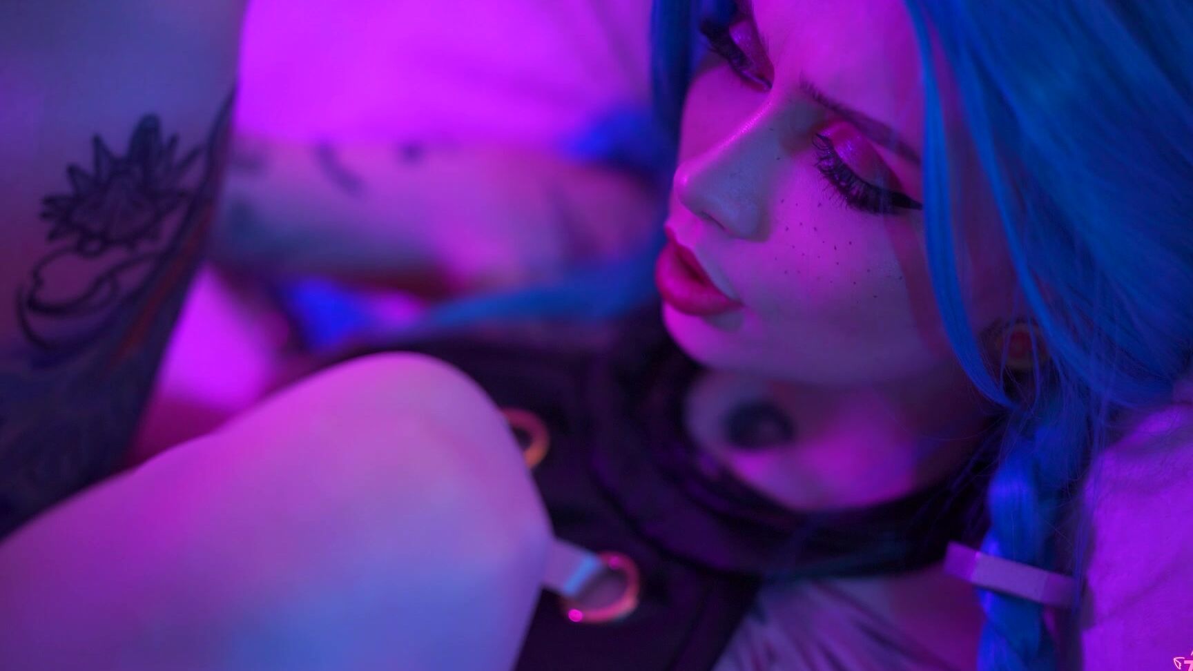 Cunnilingus, Tattoos, Cumshot, Russian Girls, Blowjob, Alt Porn, Doggystyle, Fingering, Straight, Cosplay Zirael Rem - Jinx goes crazy SiteRip