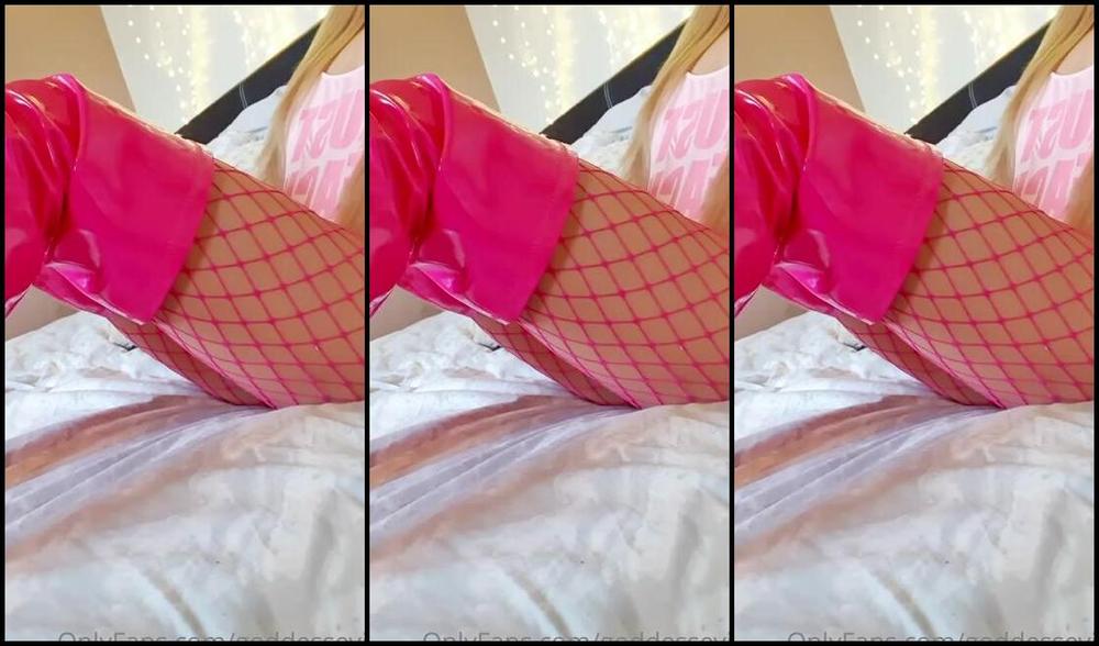 Miss Evie Lock Nicknamed Missevielock Onlyfans Mmm But How Badly Do You Wish You Could Be Worshipping My Hot