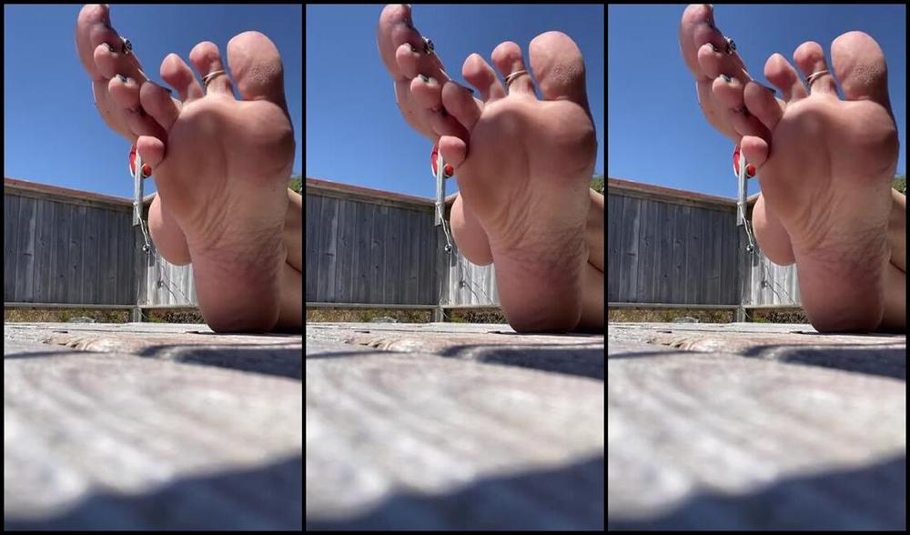 Lezlyan Nicknamed La Little Dancer Feet Onlyfans I Want You To Put Your Head Down On The Ground Facing My Feet You Are