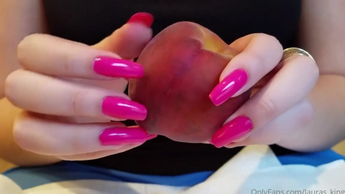 Lalalaura Nicknamed Lauras Kingdom 12 13 2023 Onlyfans Video Nameless Peach Claw
