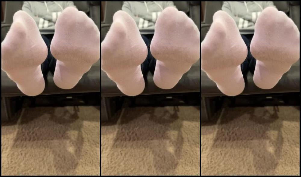 Solemate91 Nicknamed Solemate91 Onlyfans Чувствует Так Хорошо Наконец Снять Мои Туфли И Носки После Долгого Дня Vnx