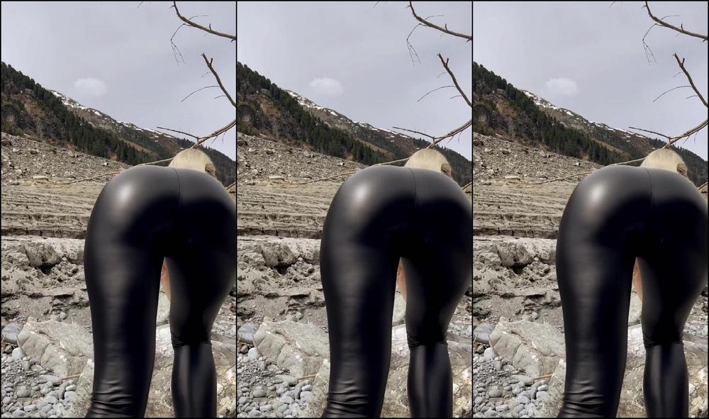 Peyton Kinsly 2451156346 05 10 2022 Playful Mood