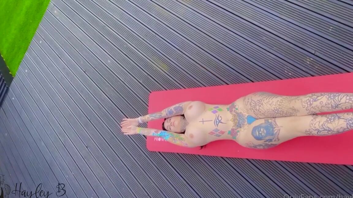 Hayley B Nicknamed Hayley B Onlyfans Morning Naked Yoga In My Garden Hb