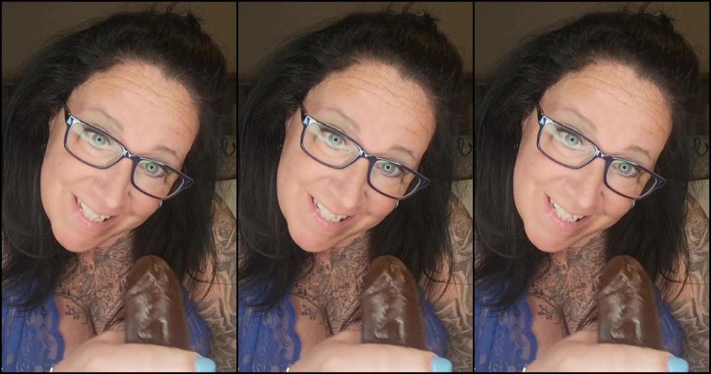 Lexxxiluvvip Here S A Lil Strip And Playing With My Pussy