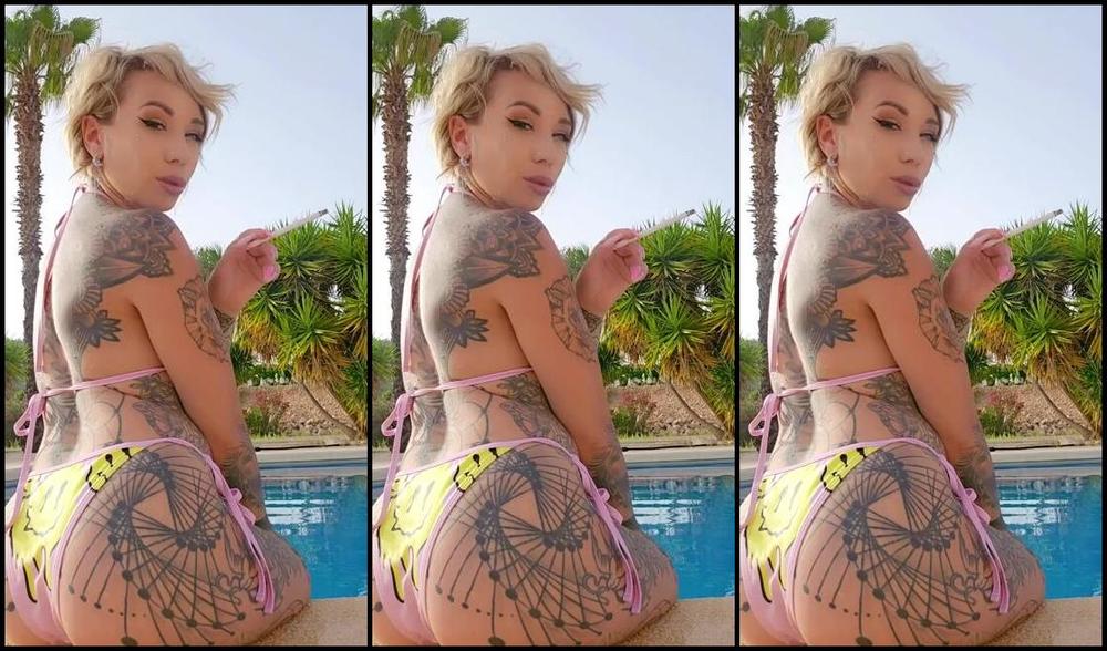 Queen Kinkerbell Nicknamed Kinkerbell23 Onlyfans Soak Strip And Swim With Kinks Who Else Loves This New Bikini So Fucking Funky