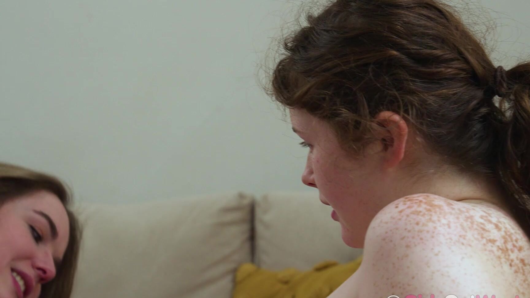 Pussy Licking, Fingering, Hairy, Lesbian, Kissing Amelia P - Jump SiteRip