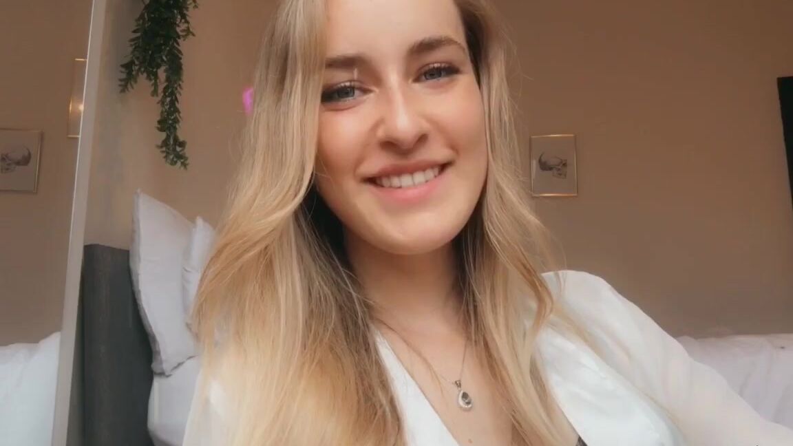 God Scarlette Nicknamed Godscarlette Findom 09 06 2021 Onlyfans Video Good Morning Scarlette Addicts