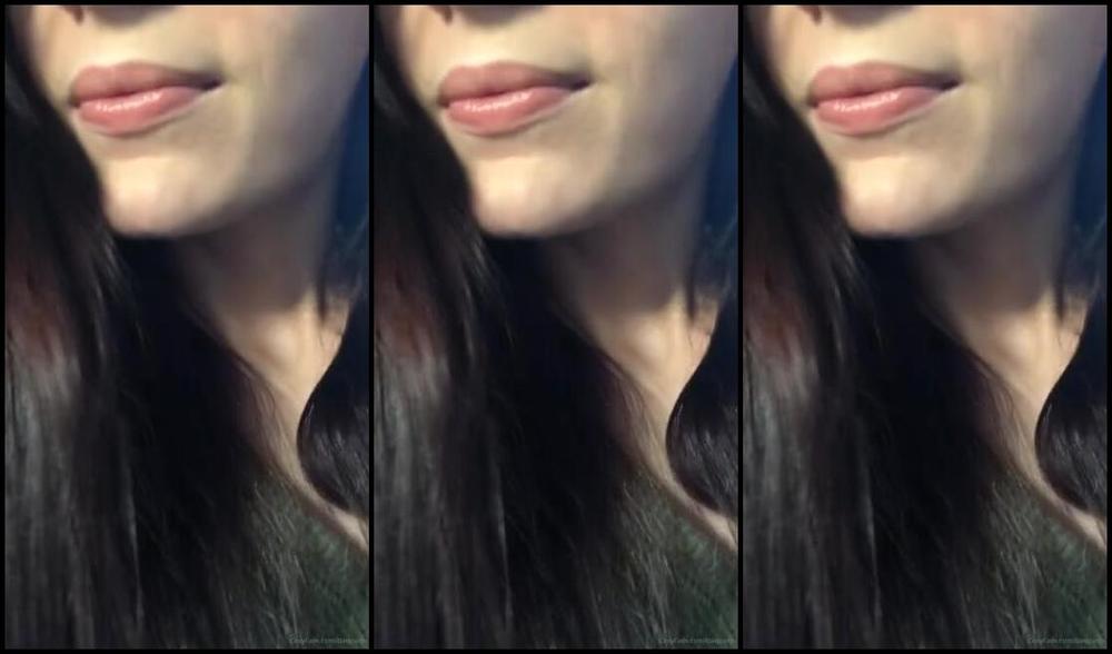 Goddessgaelle Nicknamed Badgaelle Onlyfans Pour Les Amoureux De La Salive Agenouillez Vous Et Ouvrez Grand La Bouche