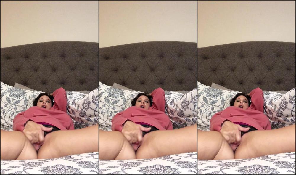 Thebrittanyxoxo After A Productive Day Sometimes You Just Want To Put On A Sweatshirt And Crotchless Pant