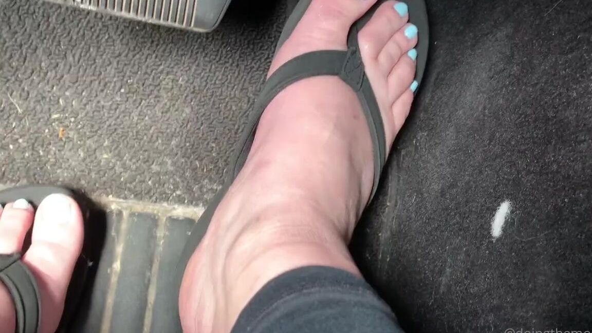 Dmostest Nicknamed Doingthemostest Onlyfans Pedal Pumping In Flip Flops