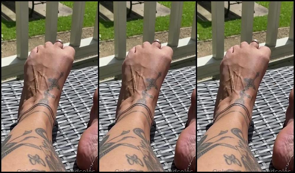 Msmaddy Aka Madsoles 1 Onlyfans Veins Bulging Tendons Popping And Toe Spreads