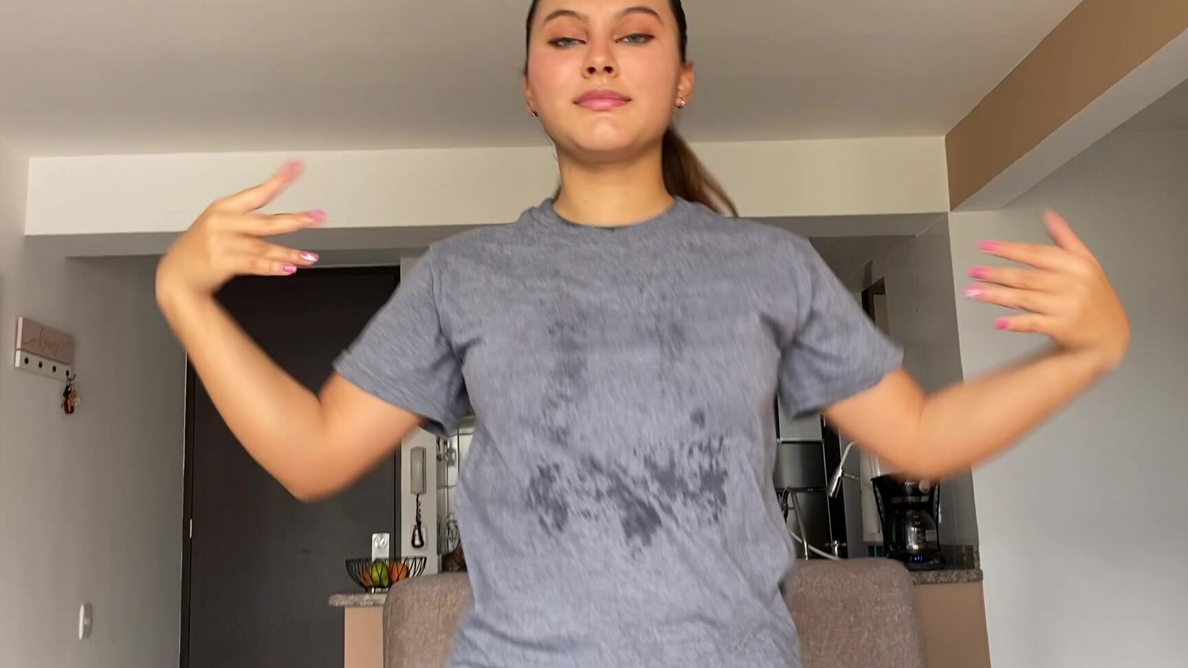 "Nasty_Ninna" assshaking, bigass, dancing, striptease, sweatfetish Sweaty Dance 4 manyvids