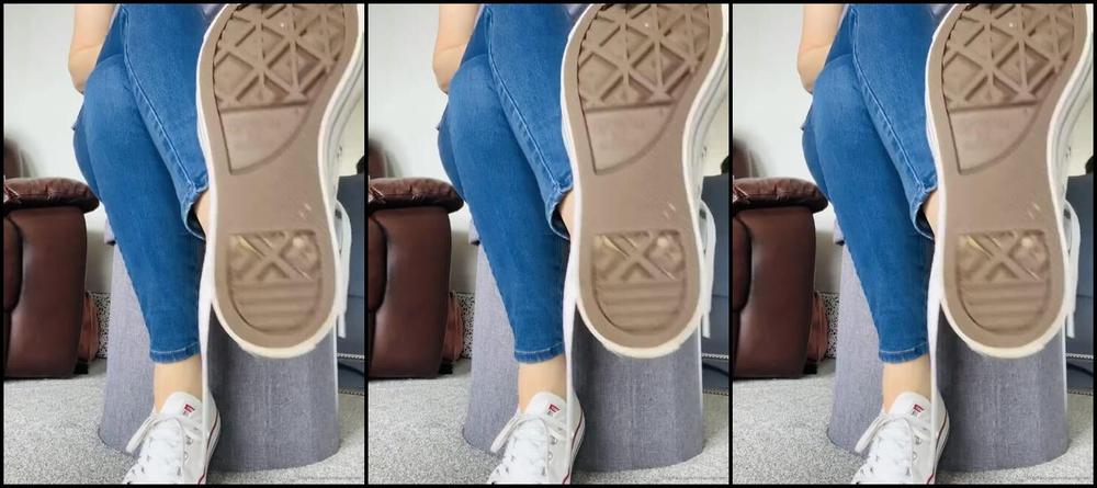 The Queen Of Sole Aka Missesdiscreets Onlyfans Watch Me Dangle My Shoe And Tease You With My Stinky Soles Yc