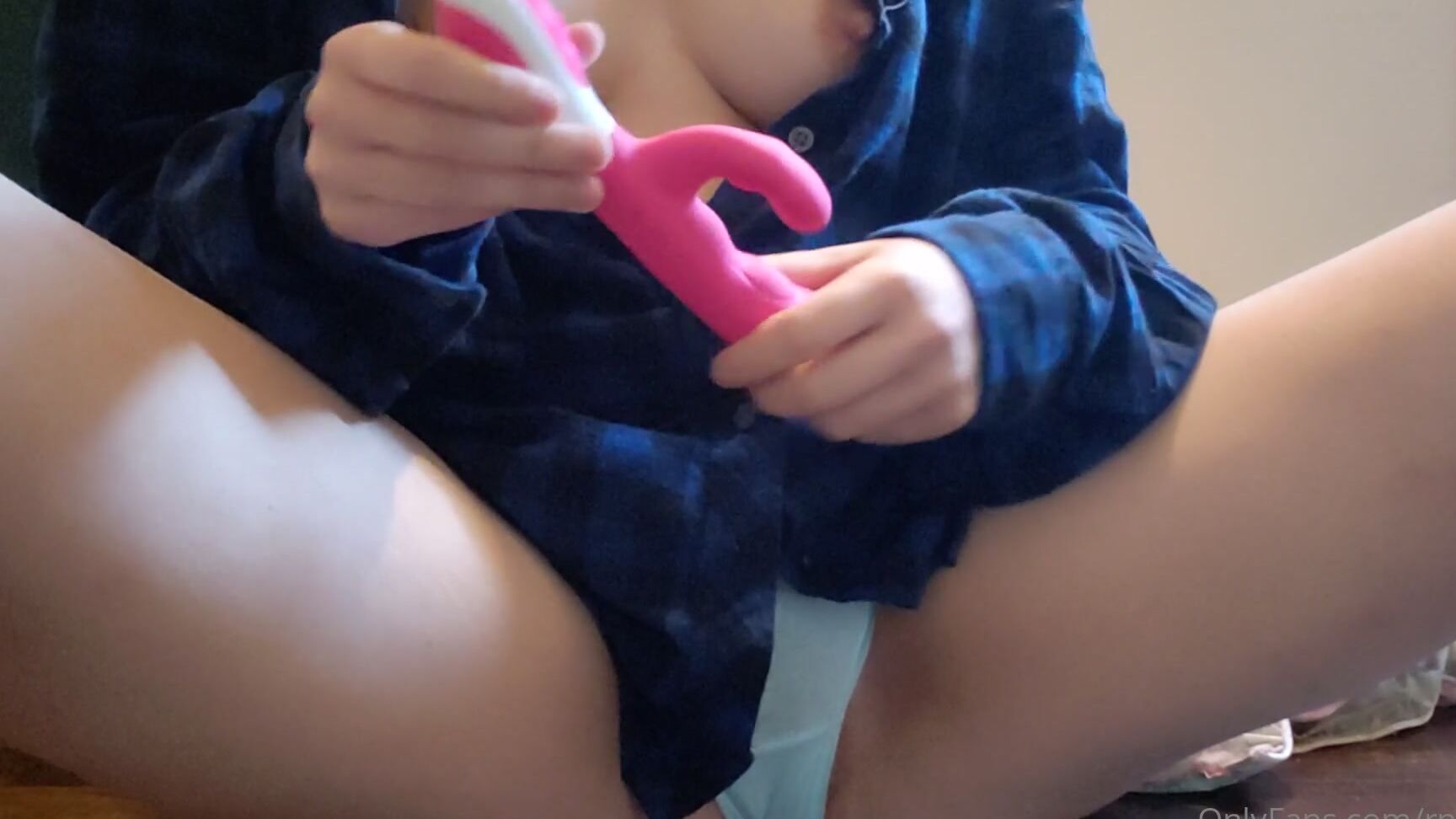 Rnitchy So Horny I Cum Without Even Taking My Panties Off If You Can Make It Through The Whole Vi