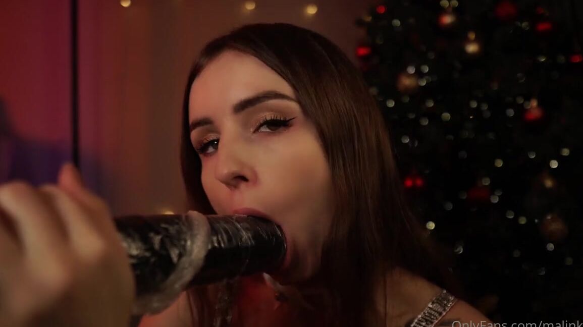 Princess Malinkaa Nicknamed Malinkaa98 12 20 2024 Onlyfans Video Asmr Wet Mouth Sounds Amp Fingers Lick With Lots Of Spit Spit On Boobs