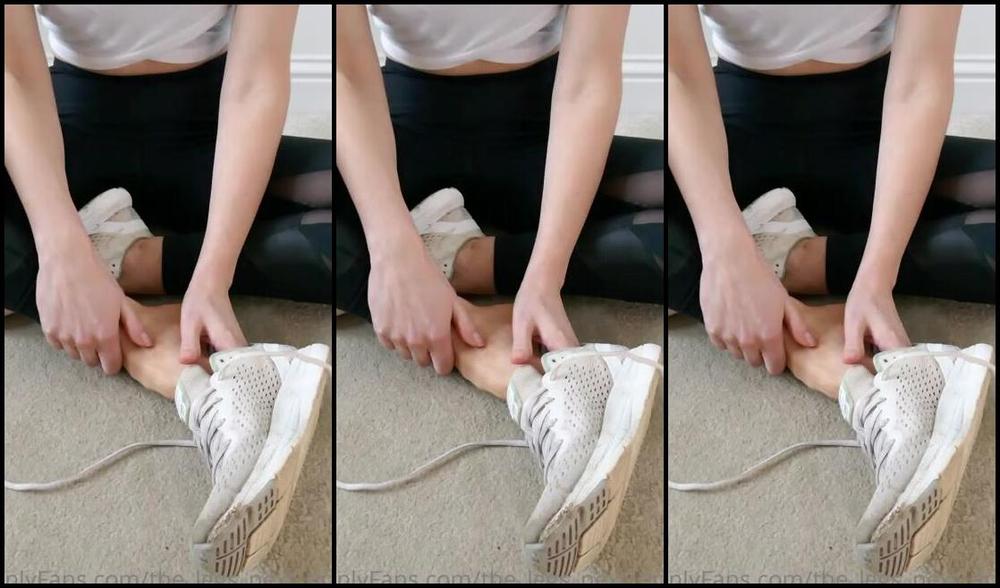 The Legs Next Door Nicknamed The Legs Next Door Onlyfans And To Finish This Set Off For All You Bare Foot Lovers A Trainer Removal After My Run Slipp