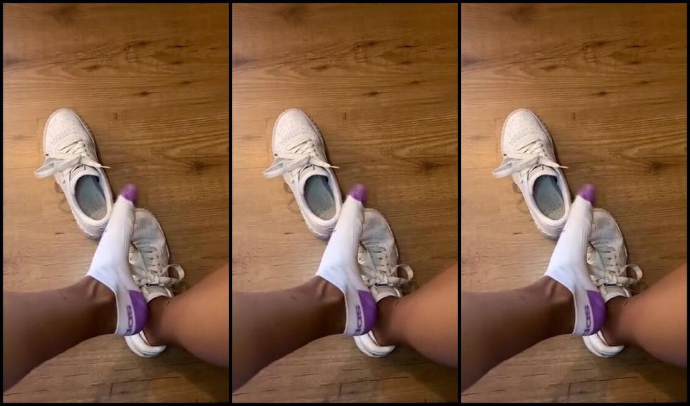 Stillsinning Nicknamed Stillsinning Onlyfans Sweaty Socks Season Been Out All Day Enjoying The Weather