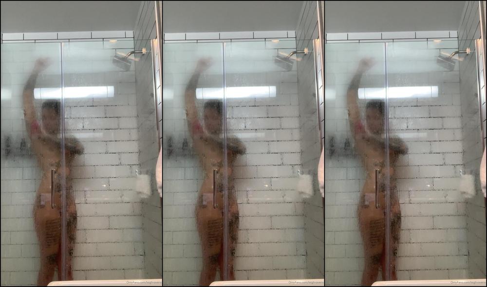 Leighravenx Wanna Spy On Me In The Shower