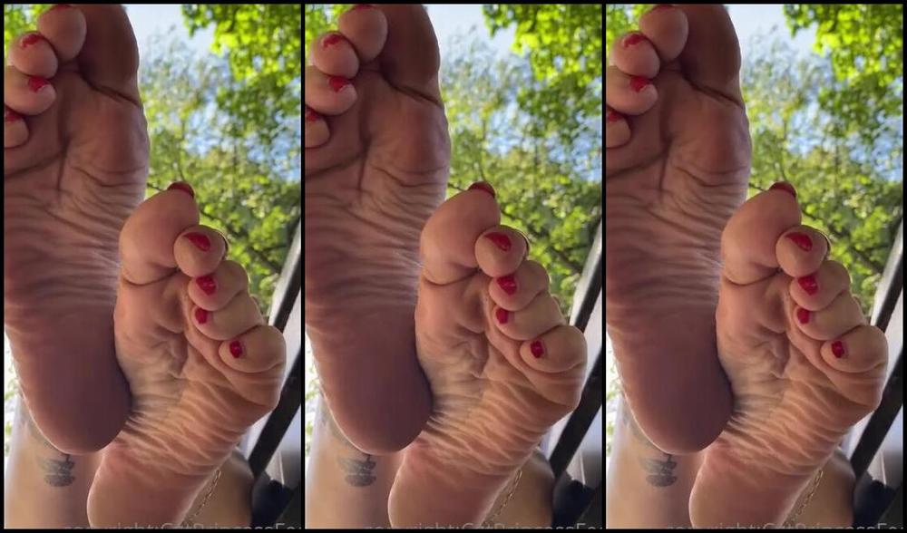 Catprincessfeet Onlyfans Park With The Princessfeet 2