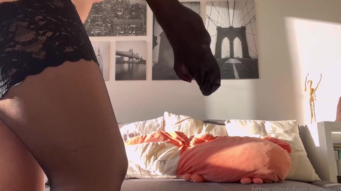 Swift Kiss Nicknamed Swiftkiss Onlyfans Happy Hump Day